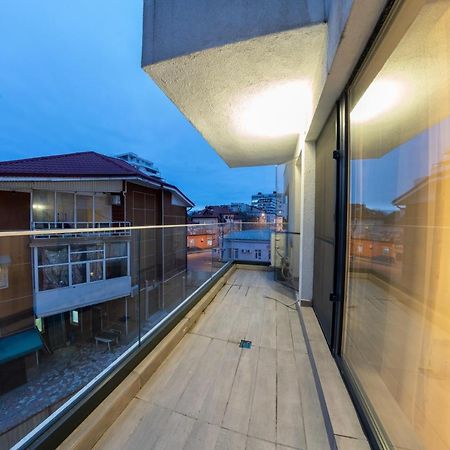 Terrace Central Apartment With Parking Garage Bucharest Exterior photo