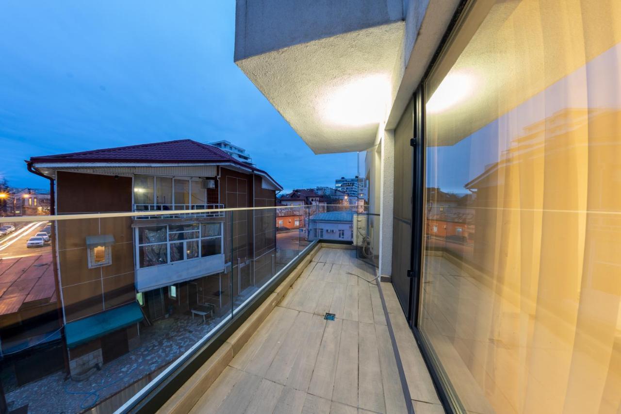 Terrace Central Apartment With Parking Garage Bucharest Exterior photo