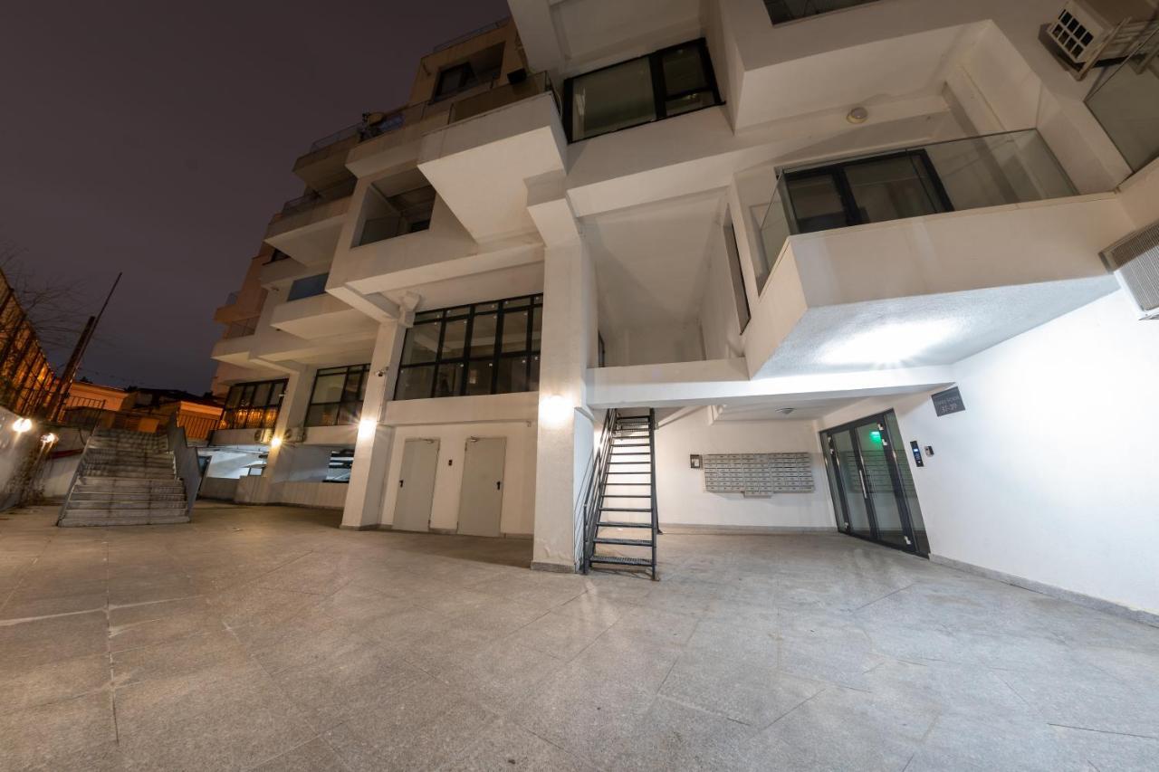 Terrace Central Apartment With Parking Garage Bucharest Exterior photo